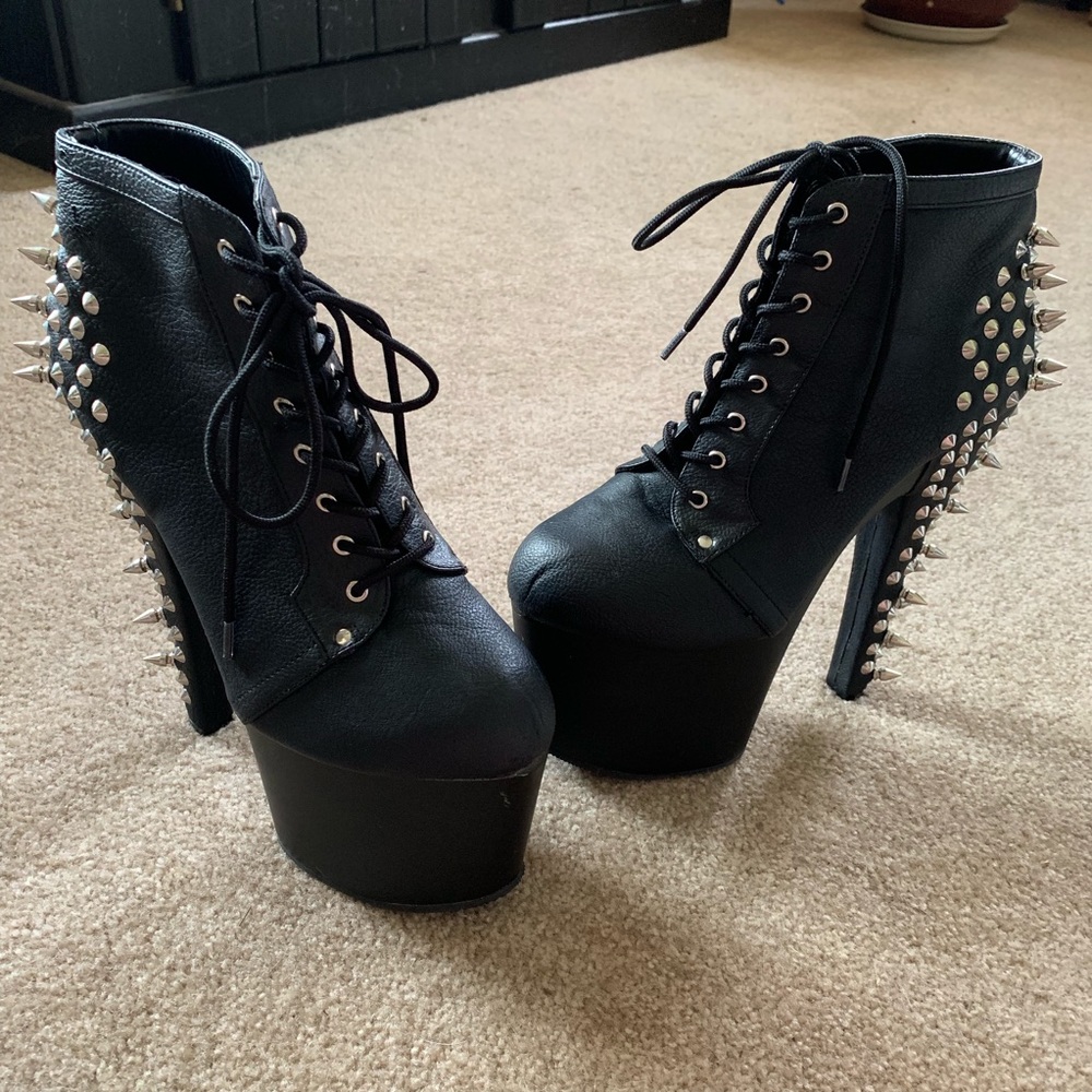 Pleasers 7inch boots Size 10